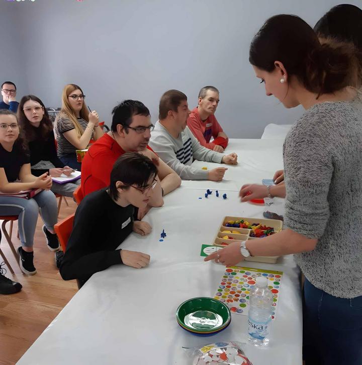 Mettez vos compétences au service des personnes déficientes en rejoignant notre équipe de bénévoles !